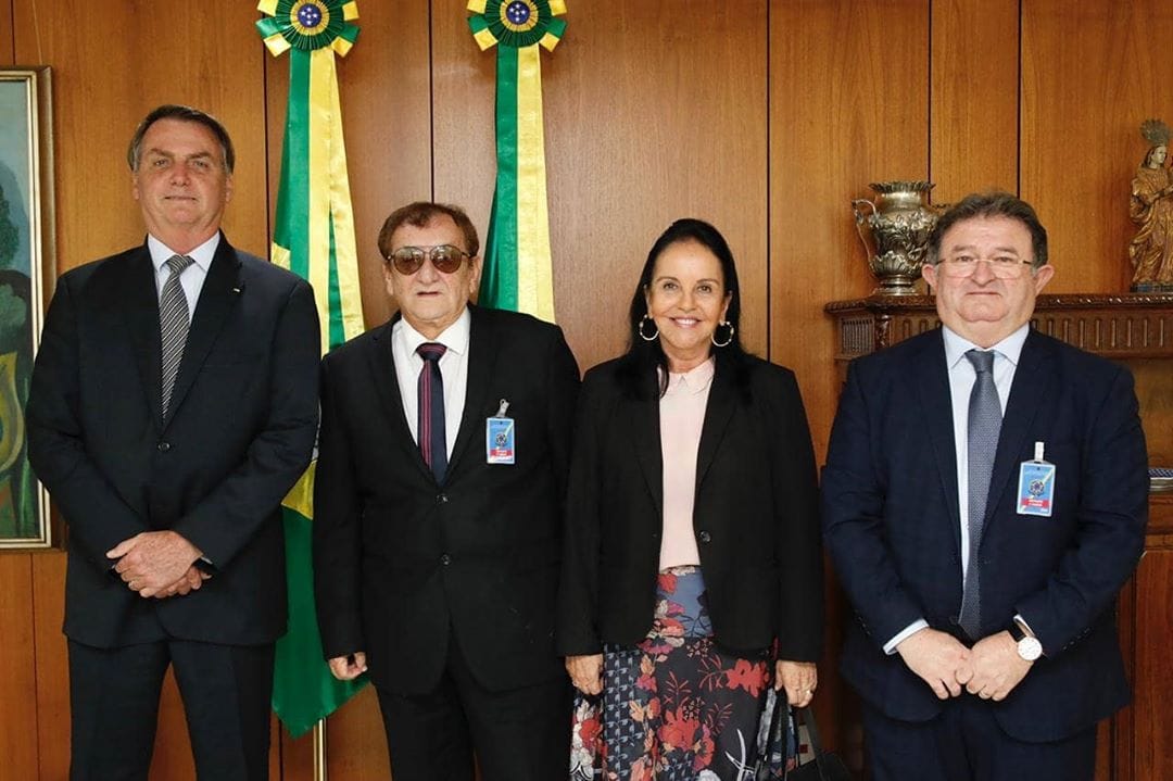 Mão Santa e a primeira dama Adalgisa durante encontro com Bolsonaro em Brasília